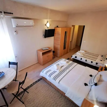 Del Mar Apartment