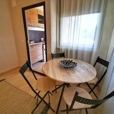 Del Mar Apartment *